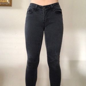 Black/Dark Grey Low Rise Curvy Jeggings
